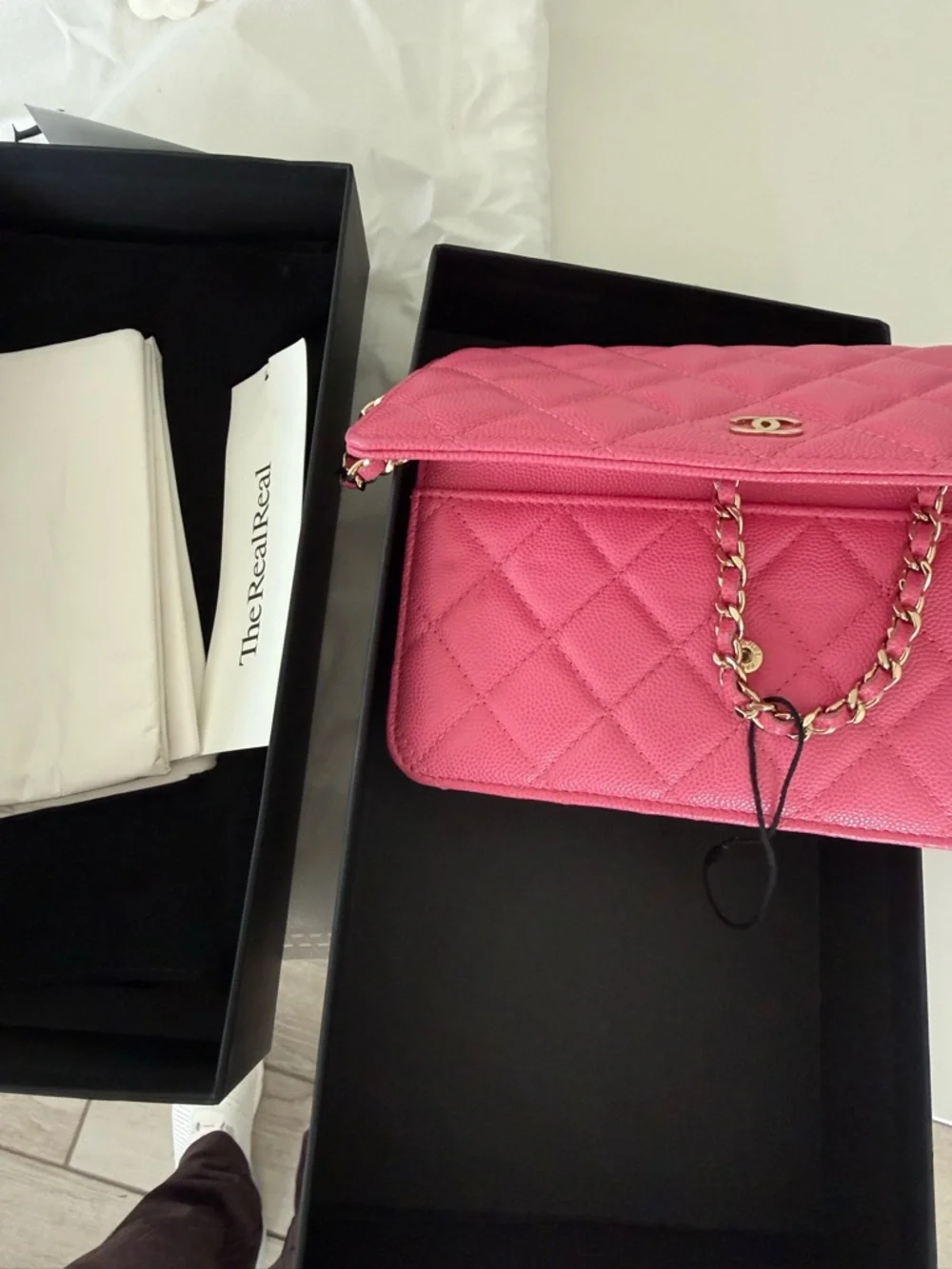 CHANEL classic wallet on chain in Caviar Gold /champagne hardware - Picture 2 of 5